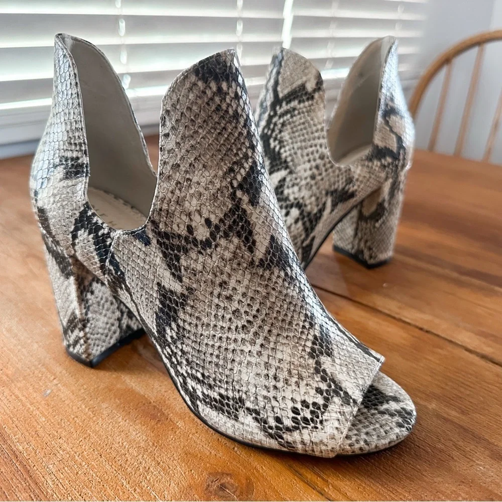 Cole Haan Snake Print Leather Peep Toe Block Heel Booties Size 6.5B Statement